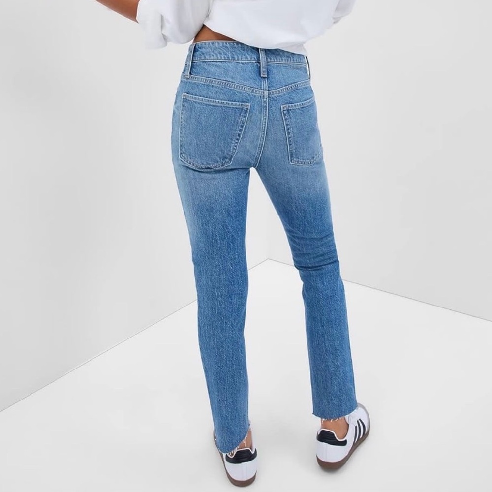GAP Boyfriend Midrise Straight Leg Jeans
